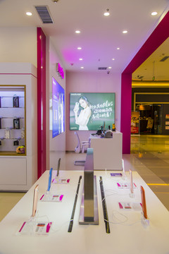 數(shù)碼產(chǎn)品專賣店 計算機軟硬件及輔助設備零售全解析